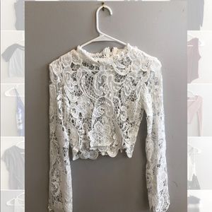 Size small long sleeve lace shirt cropped
